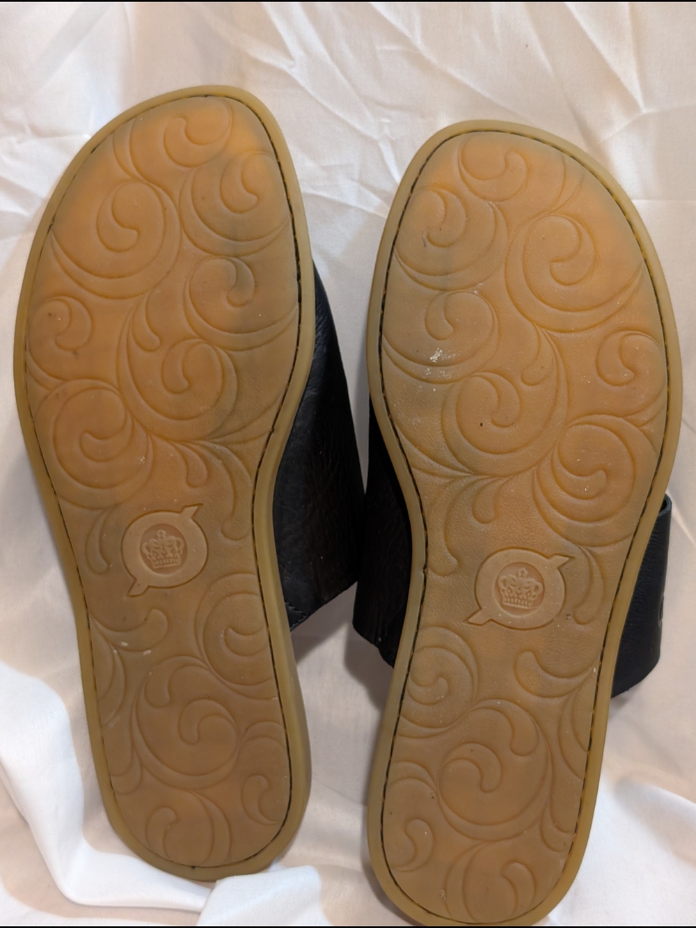 Born Black Leather Toe-Loop Women's Sandals - Picture 6 of 6
